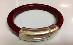 Leather bracelet in burgundy
